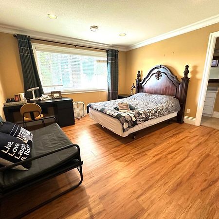 Vancouver Luxury Homestay Richmond Eksteriør billede